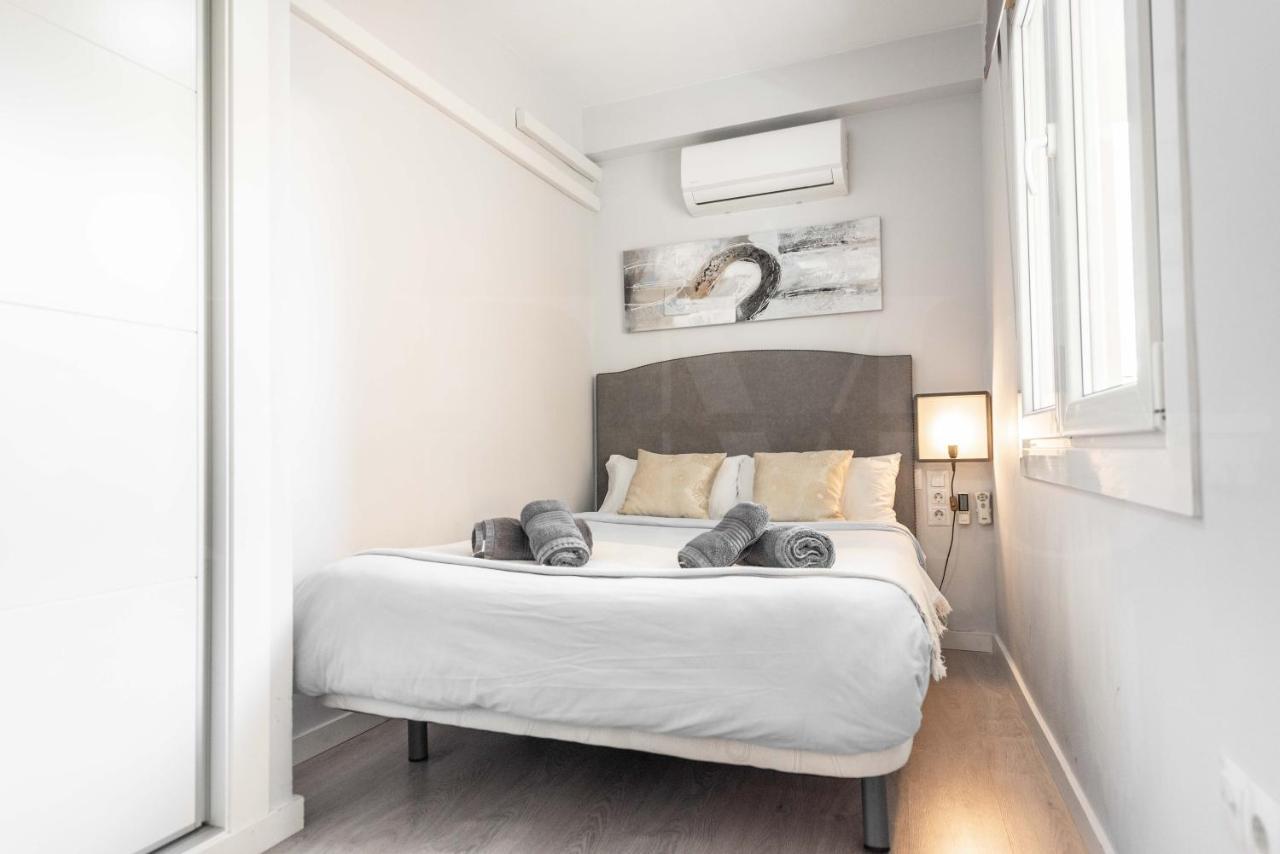 Appartement Cosy Flat With Private Balcony - Historic Center By Rems à Málaga Extérieur photo