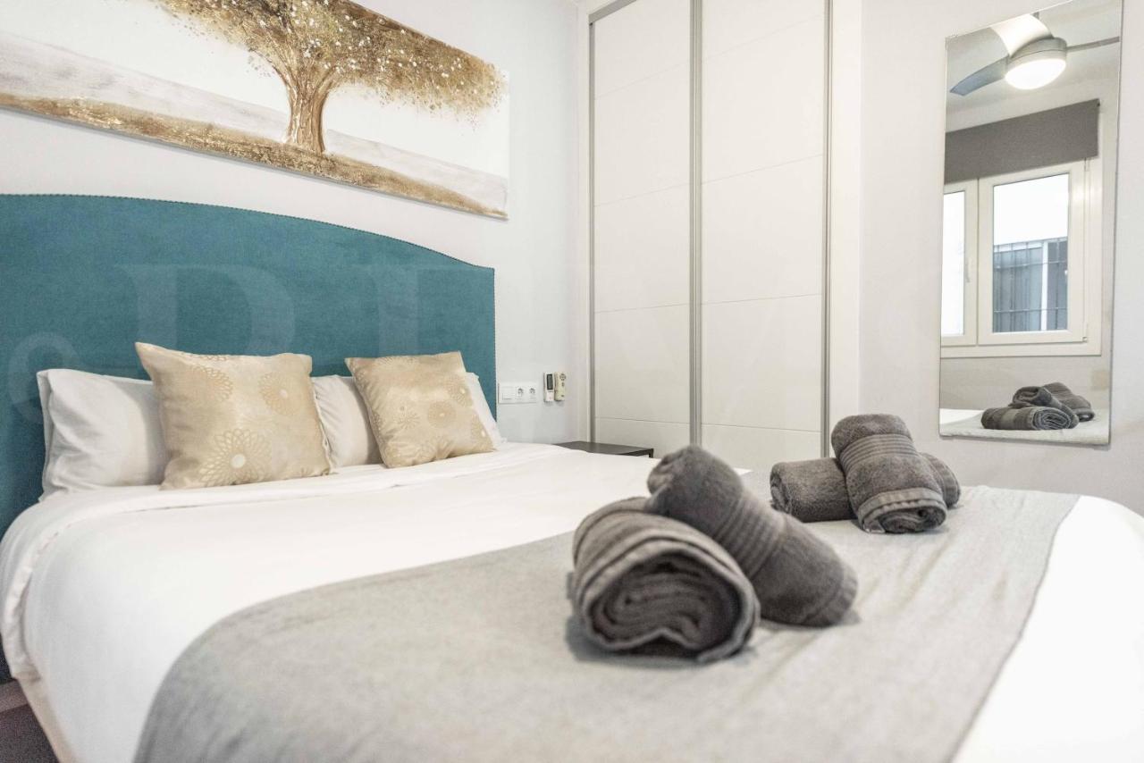 Appartement Cosy Flat With Private Balcony - Historic Center By Rems à Málaga Extérieur photo
