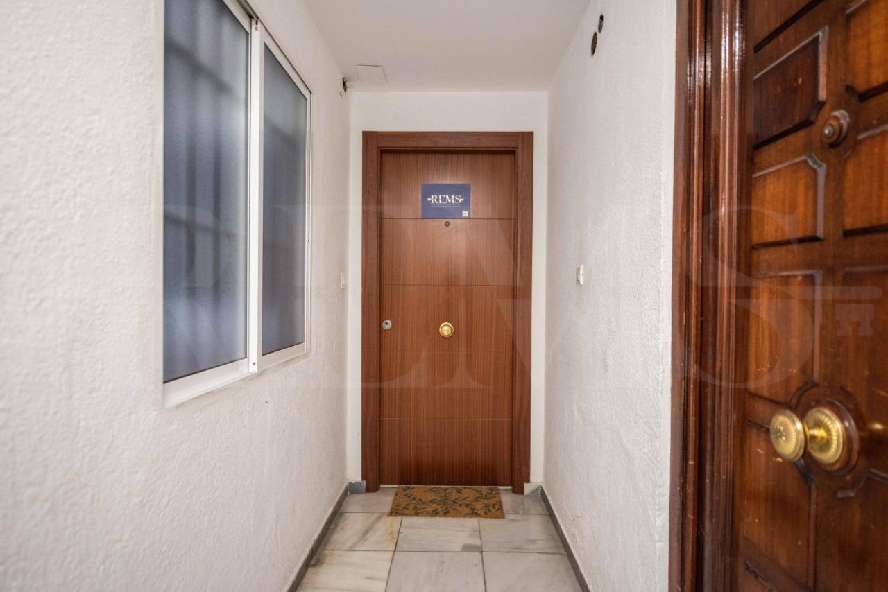 Appartement Cosy Flat With Private Balcony - Historic Center By Rems à Málaga Extérieur photo